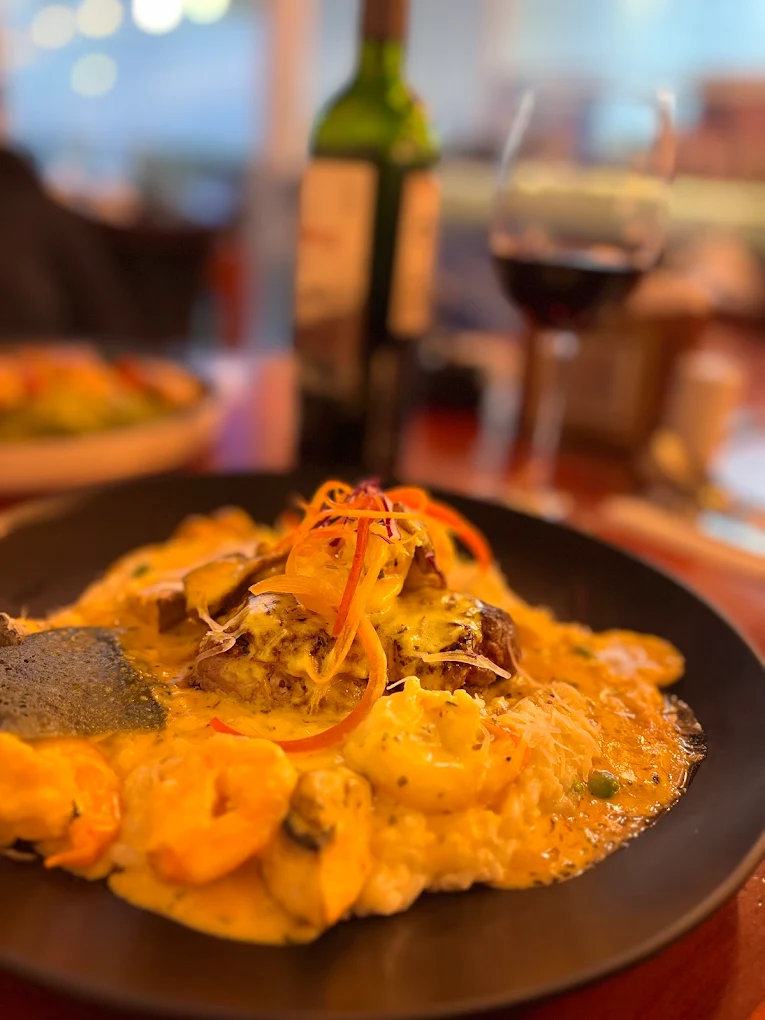 Plato peruano servido en Tacu Tacu Restaurant